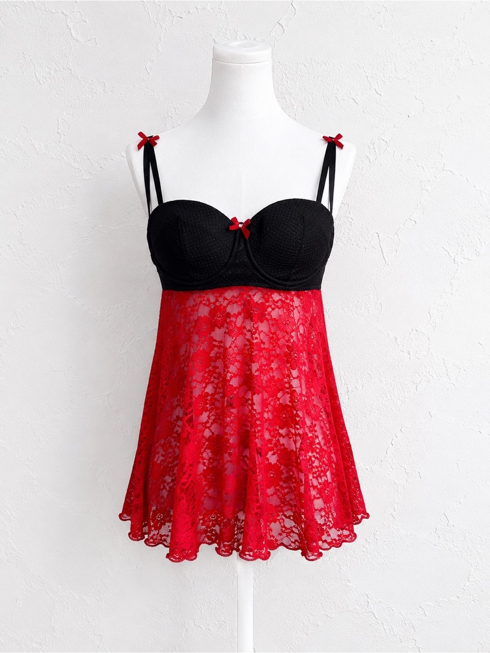 Vintage Y2K Red & Black Lace Babydoll Lingerie – Sweetheart Pin-Up Style M